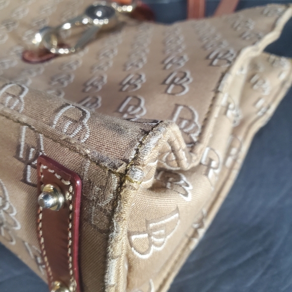 Dooney & Bourke Tan Monogram Tote Brown Leather Handles Large Clouser Cl… - Picture 14 of 14